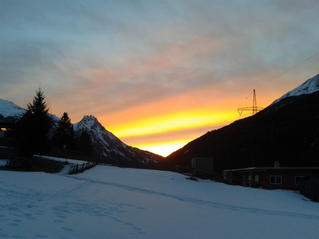 Haus Mattle Apartman Pettneu am Arlberg Kültér fotó