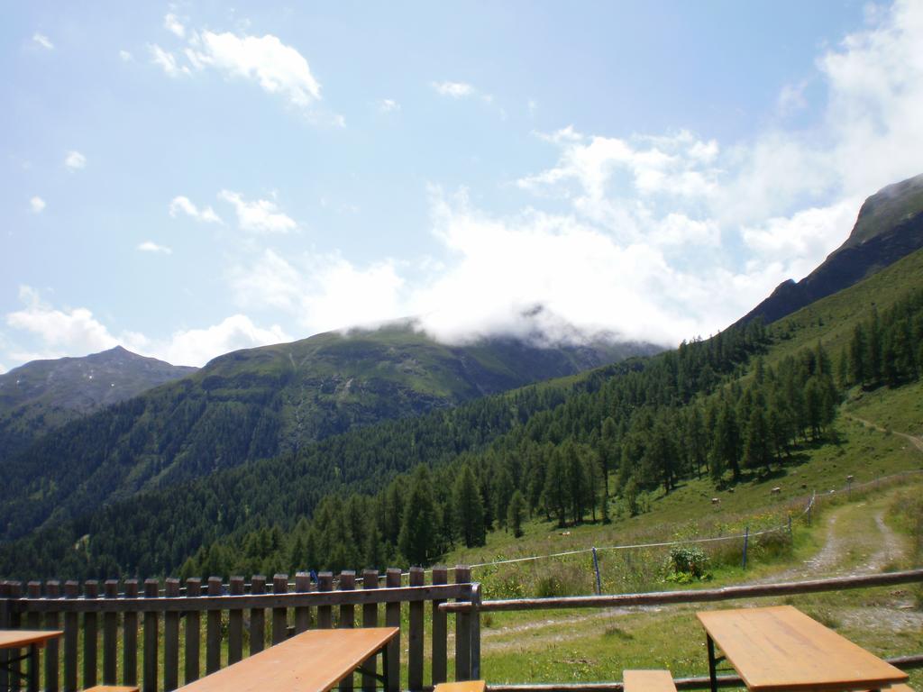 Haus Mattle Apartman Pettneu am Arlberg Szoba fotó
