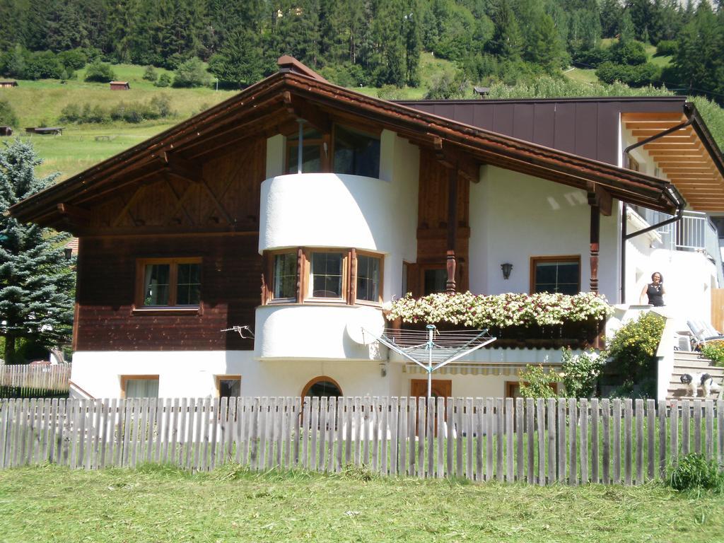Haus Mattle Apartman Pettneu am Arlberg Szoba fotó