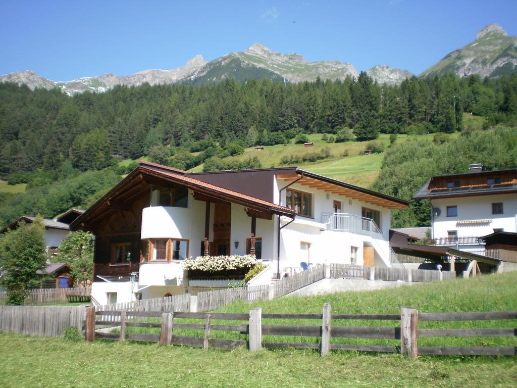 Haus Mattle Apartman Pettneu am Arlberg Szoba fotó